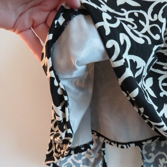 MIRACLESUIT Black and White Flyaway Swim Tankini in Love Scroll Knot - Size US 8 - Picture 9 of 13